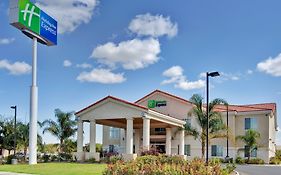 Holiday Inn Express Delano Highway 99 By Ihg